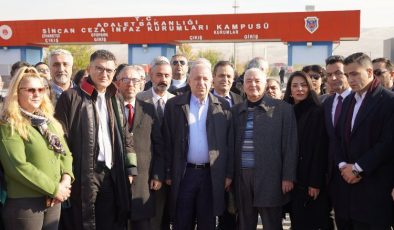 Prof. Dr. Özdağ’dan tutuklu gazetecilere destek açıklaması